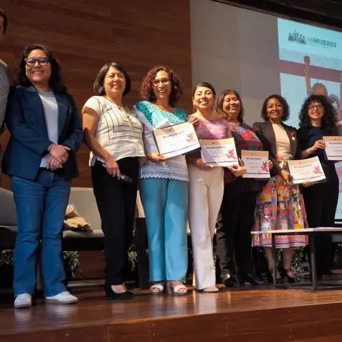 photoConmemoración del sufragio femenino en México "Tejiendo democracia entre mujeres"